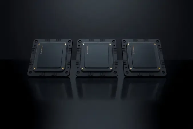 Representação 3D conceitual de três chipsets Intel lado a lado com design geométrico em tons escuros e detalhes metálicos.
