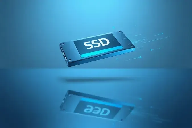 SSD estilizado em renderização 3D flutuando com partículas abstratas representando velocidade e transferência de dados.